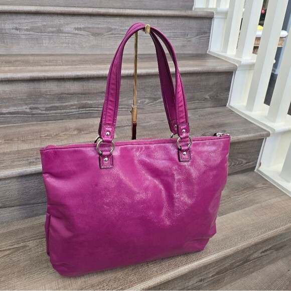 Coach Daisy pink  liquid gloss XL shoulder bag. like new - Picture 2 of 10